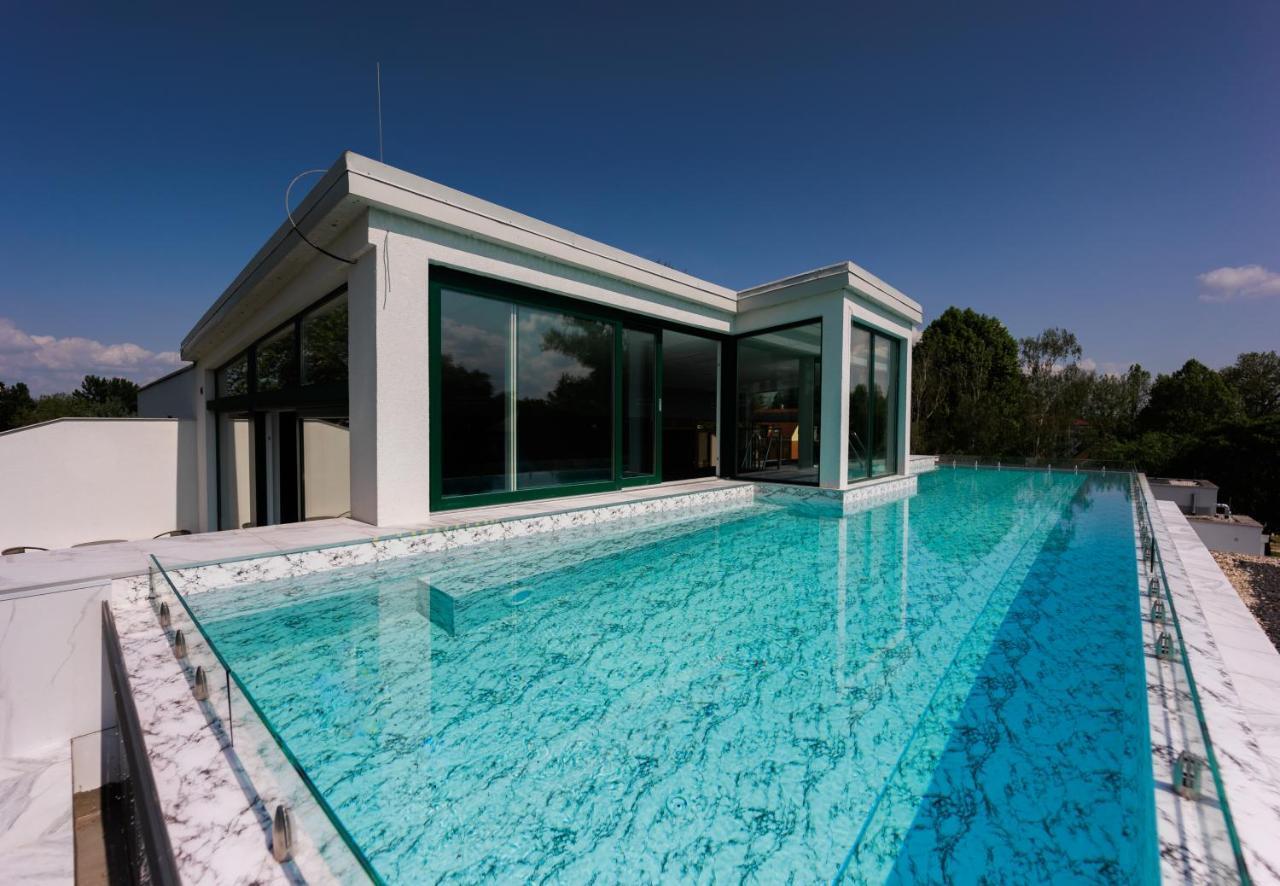 שיופוק Villa Bauhaus Wellness Apartman 102 מראה חיצוני תמונה