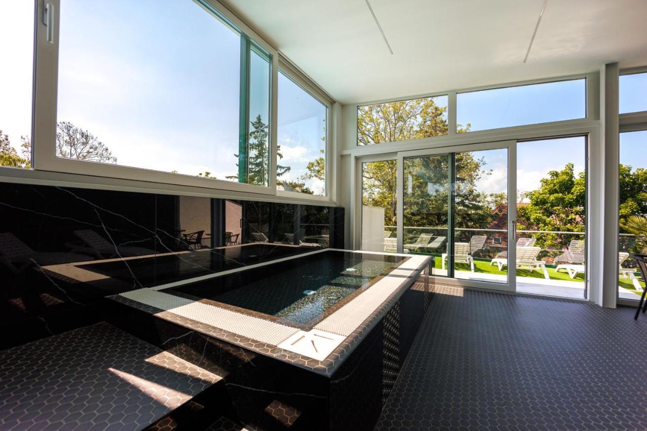 שיופוק Villa Bauhaus Wellness Apartman 102 מראה חיצוני תמונה